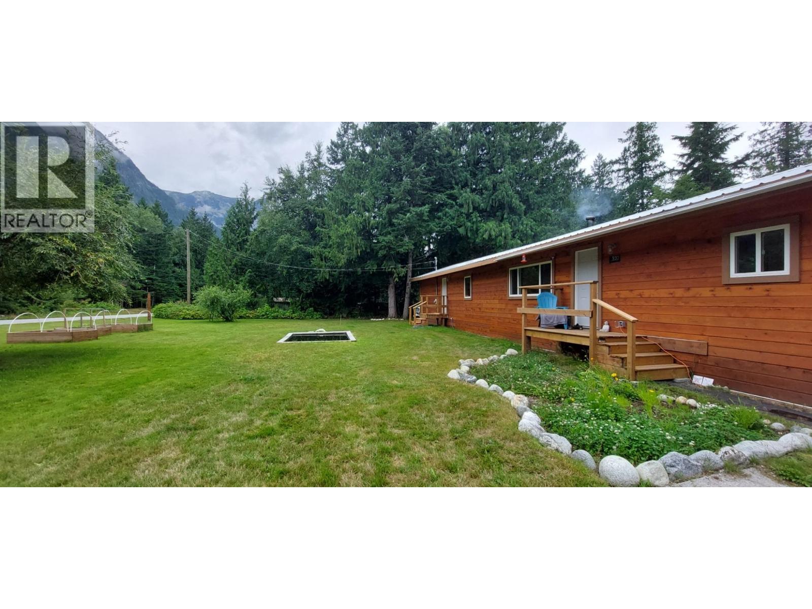 520 Tonquin Road Property Photo 3