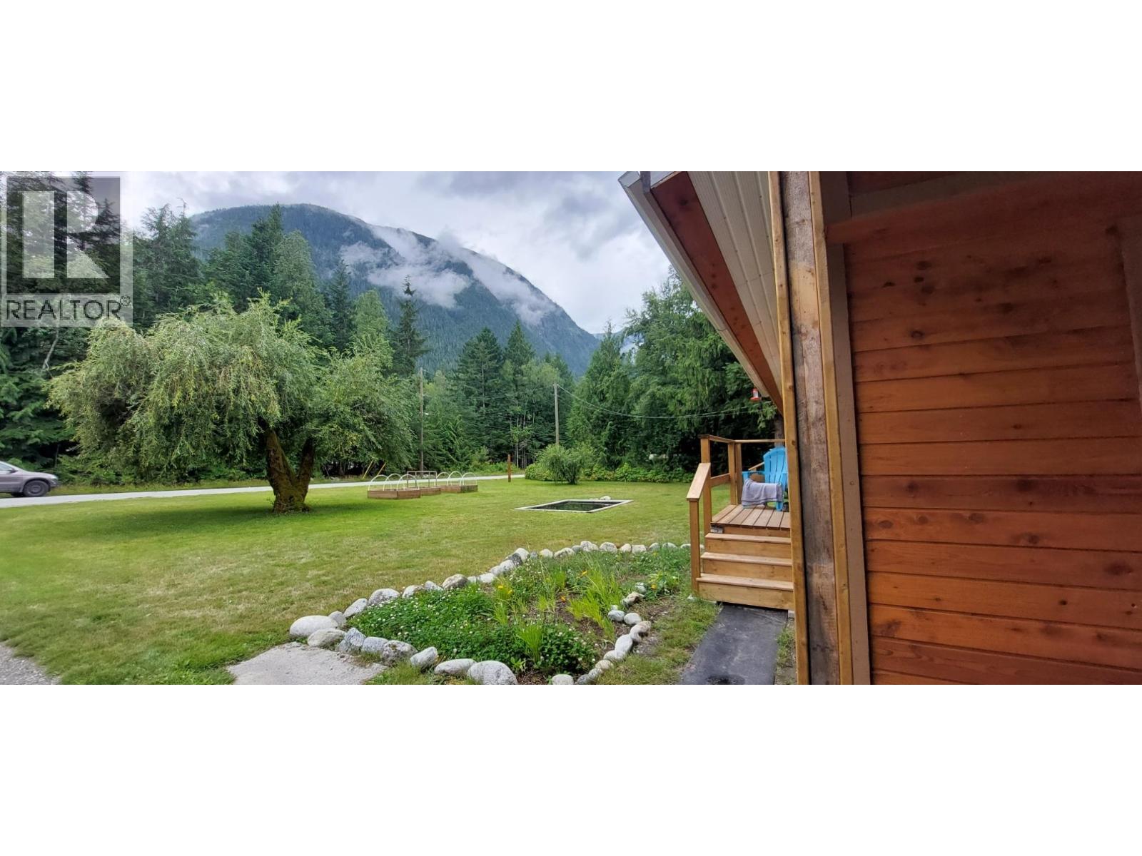520 Tonquin Road Property Photo 4