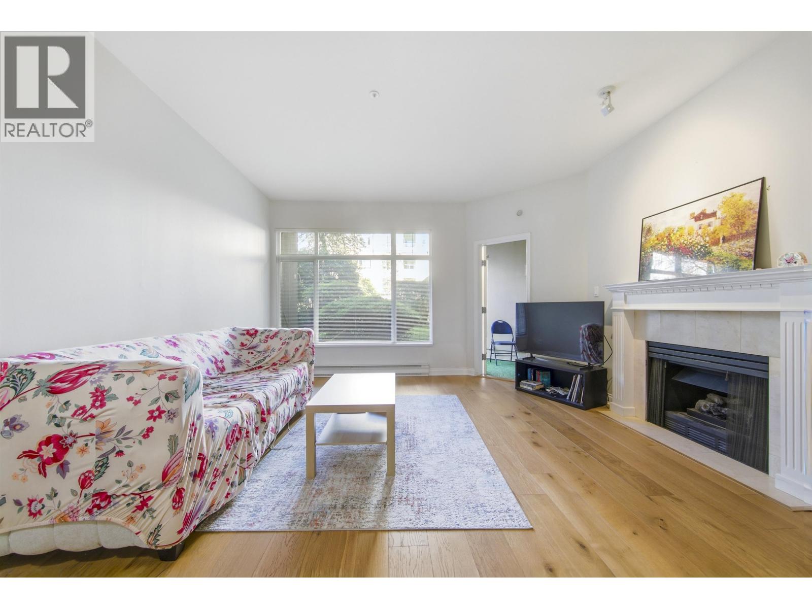 105 5735 Hampton Place Property Photo 4