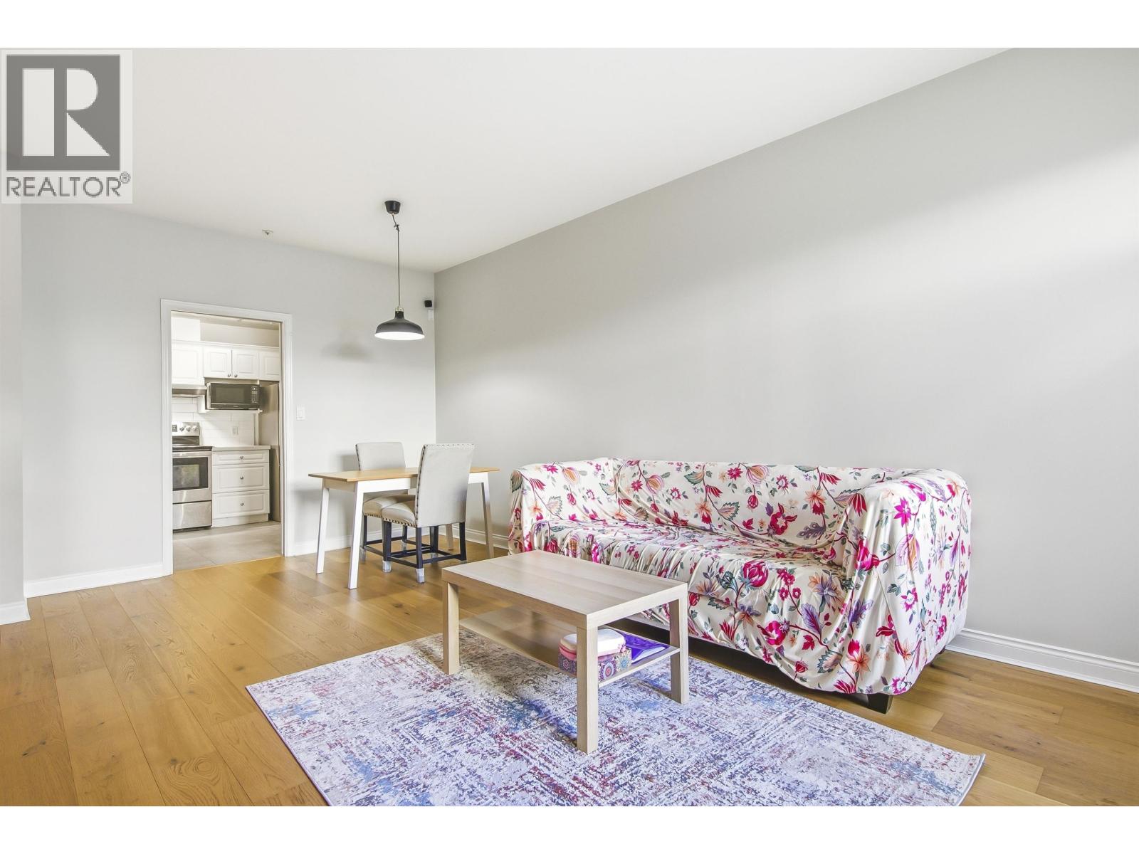 105 5735 Hampton Place Property Photo 6