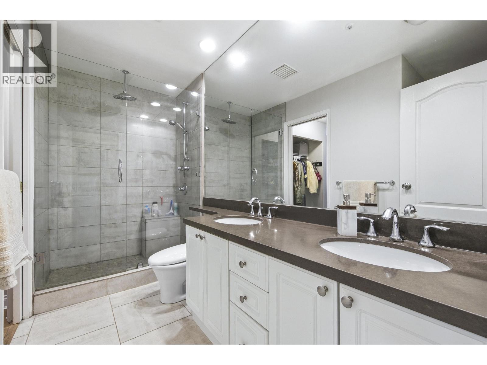 105 5735 Hampton Place Property Photo 11