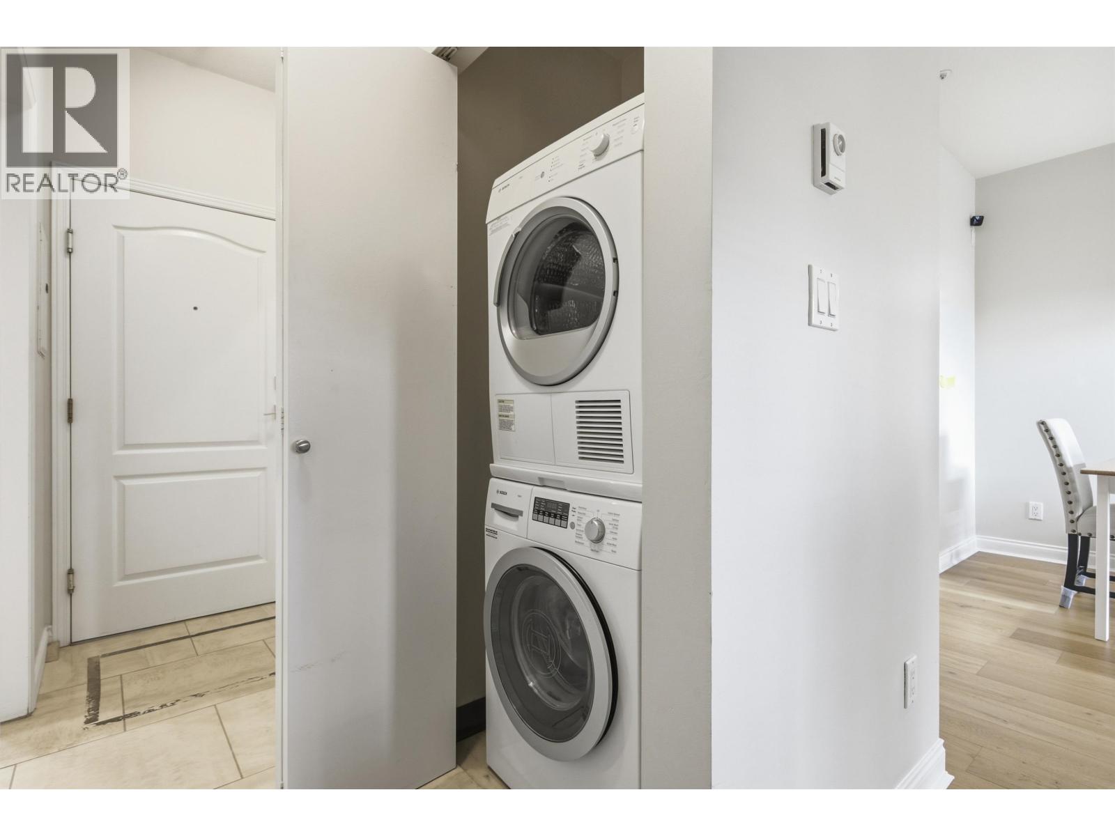 105 5735 Hampton Place Property Photo 14