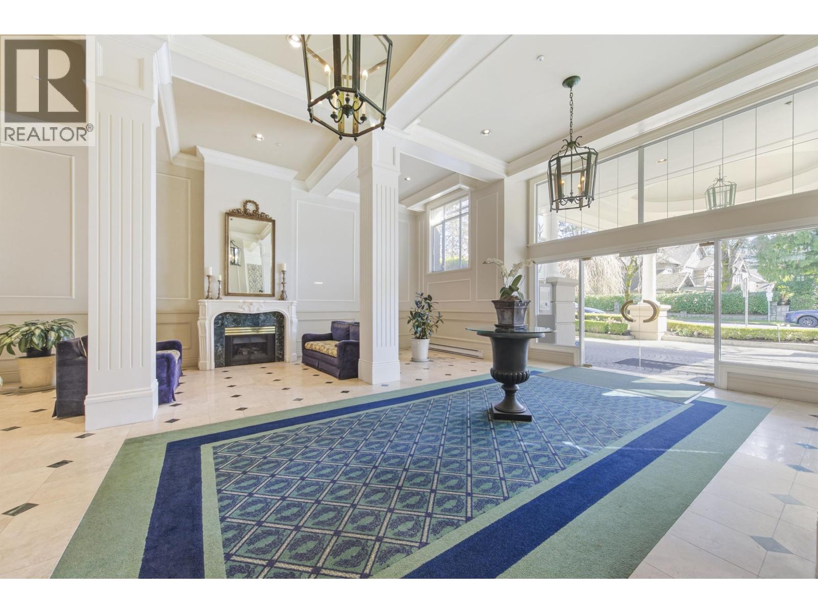 105 5735 Hampton Place Property Photo 18