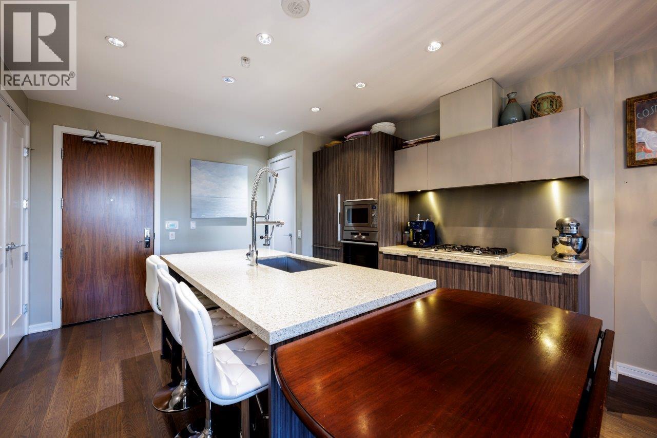 208 1616 Columbia Street Property Photo 5