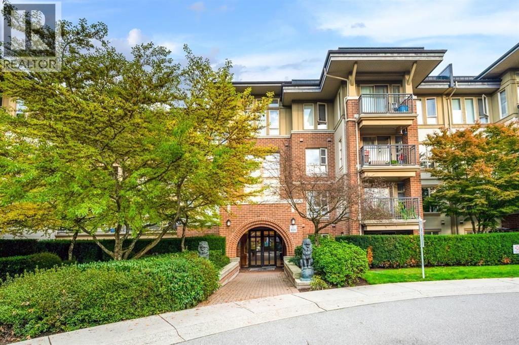 1420 5115 GARDEN CITY ROAD Property Photo 1