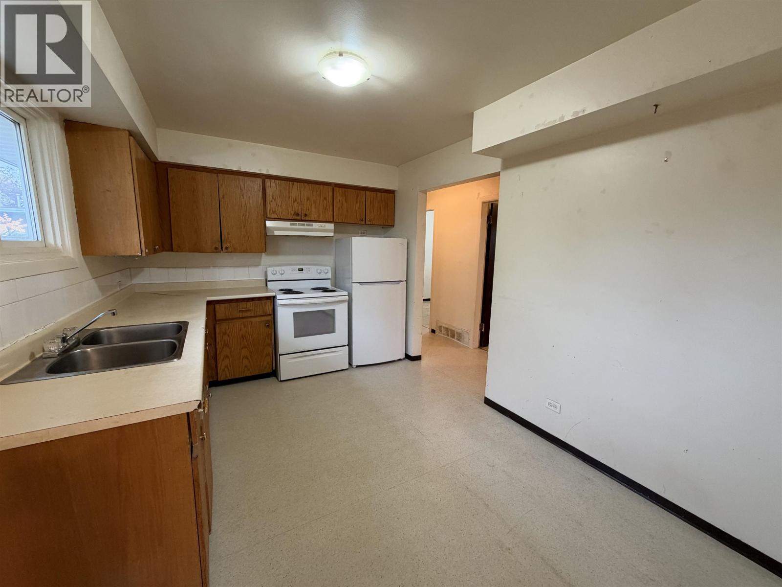 295 N Moffat Street Property Photo 4