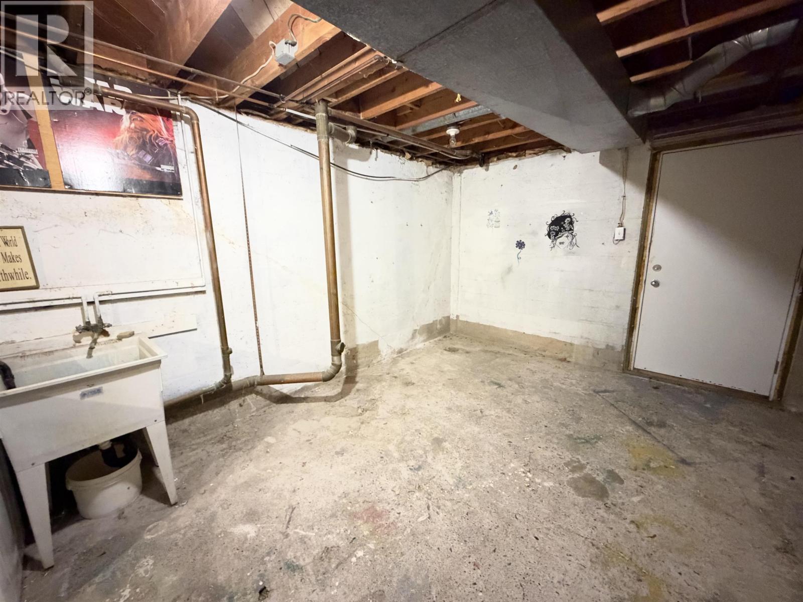 295 N Moffat Street Property Photo 19