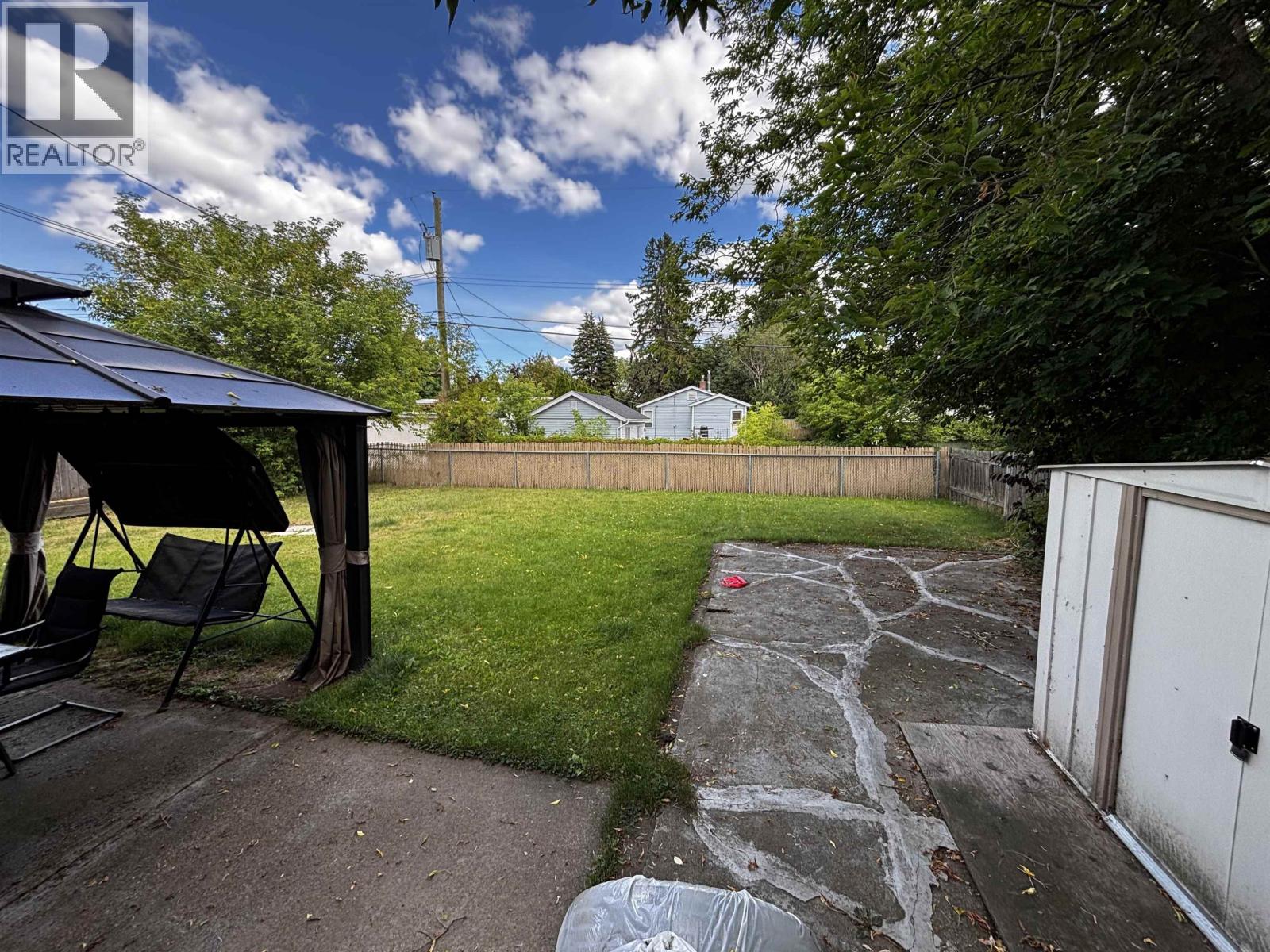 1758 Kenwood Street Property Photo 3