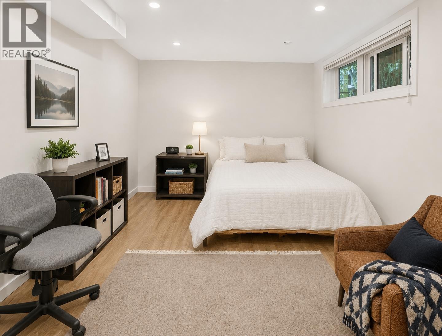3570 Lonsdale Avenue Property Photo 24