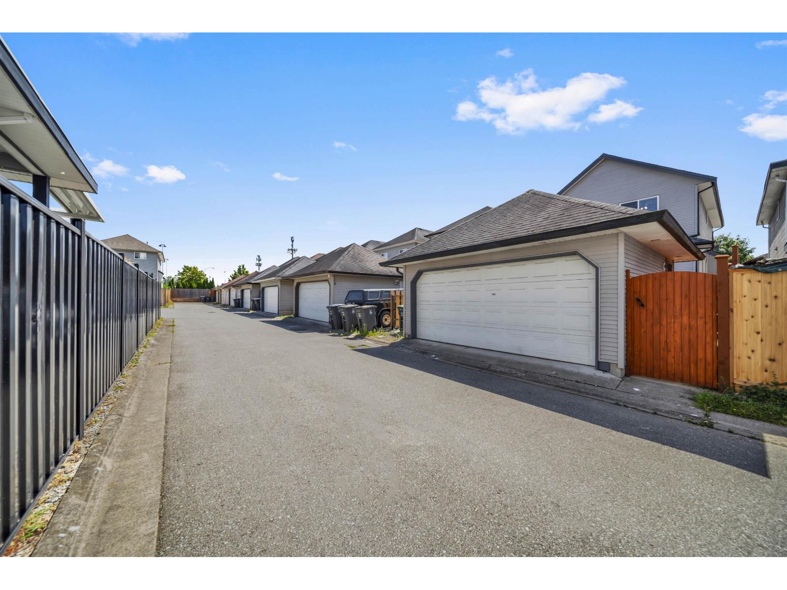 16773 63 Avenue Property Photo 32
