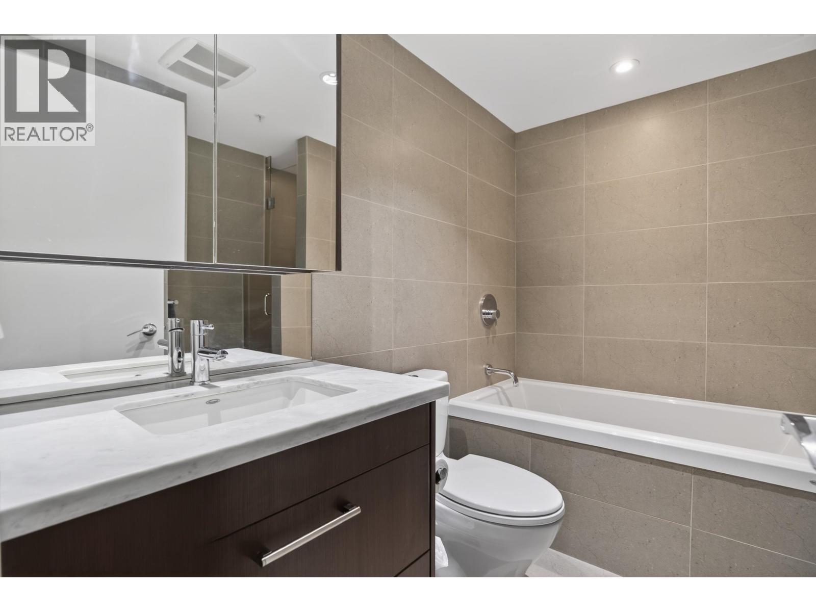 112 W 1st Avenue Property Photo 19