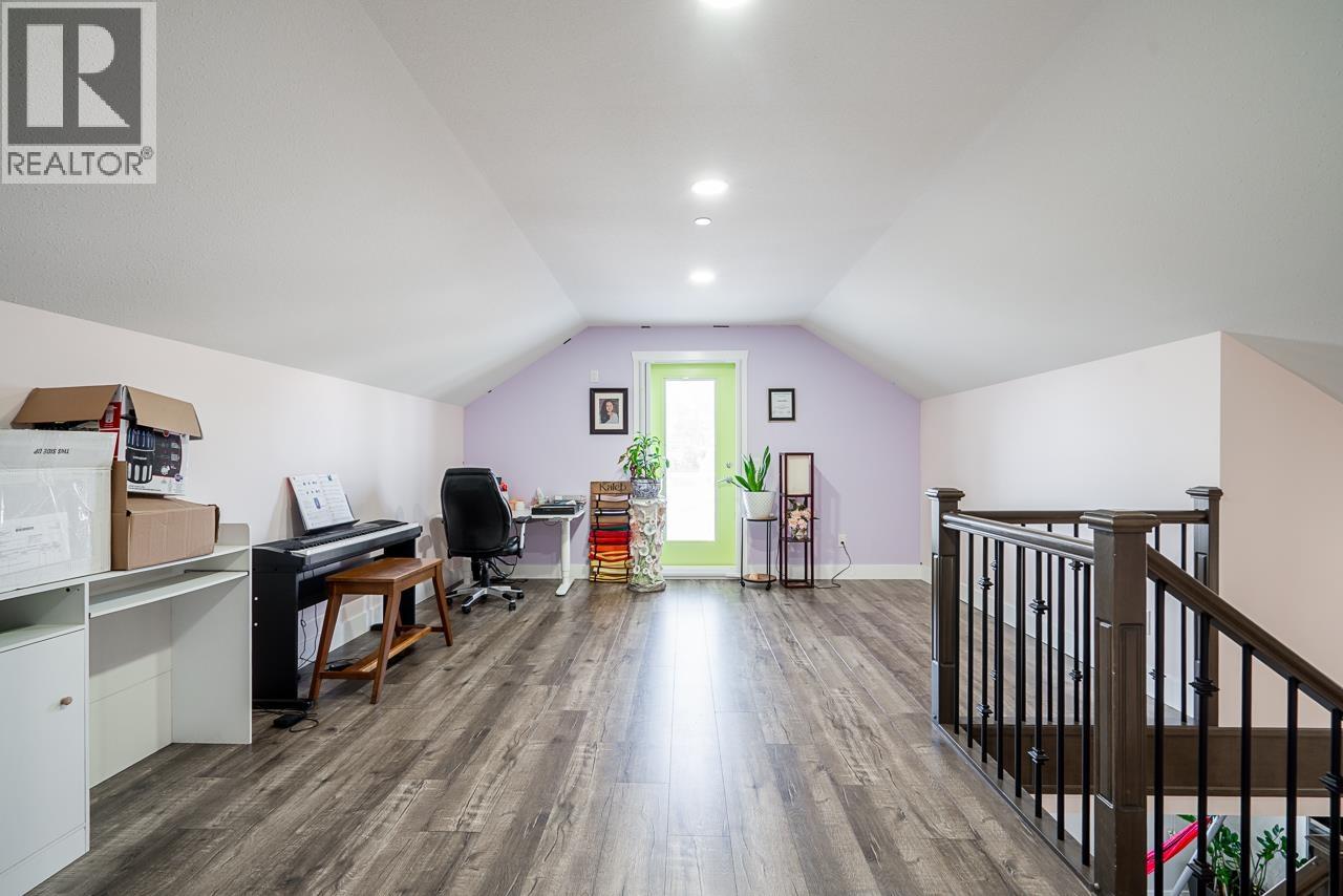 21528 Donovan Avenue Property Photo 25