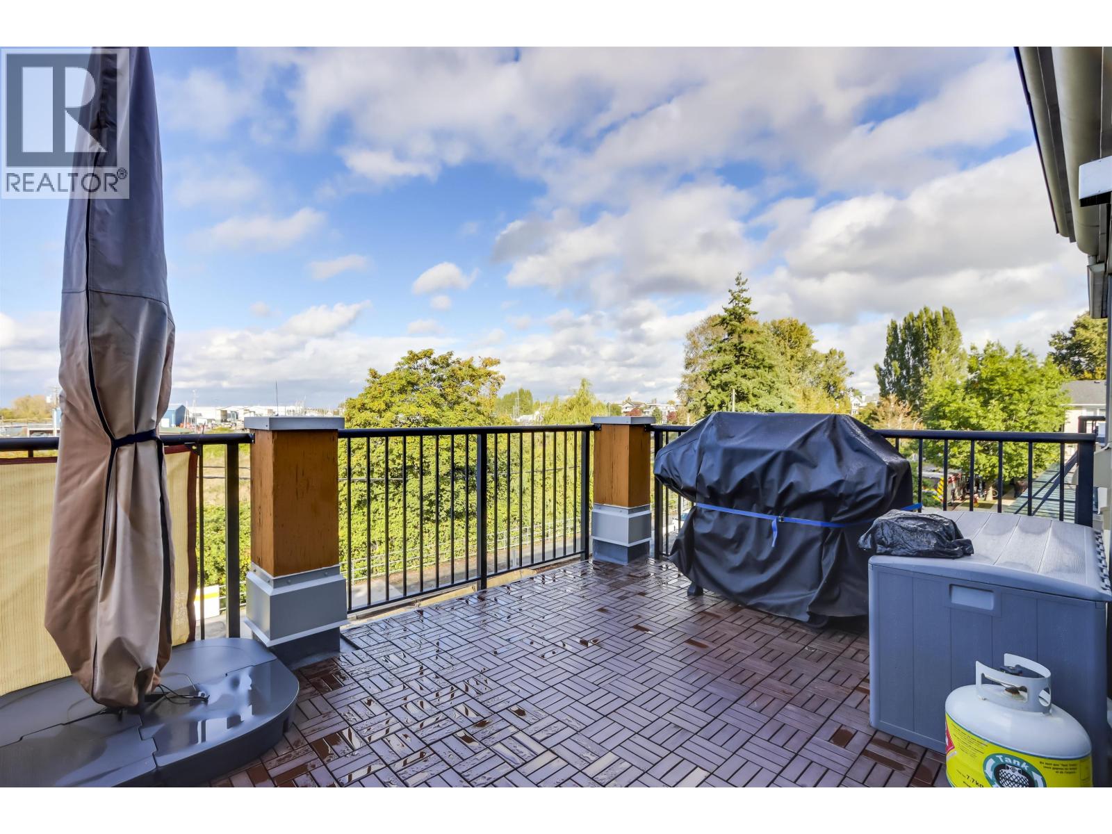 209 6077 London Road Property Photo 7