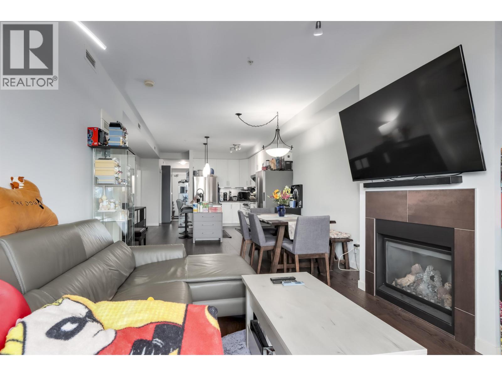 209 6077 London Road Property Photo 11