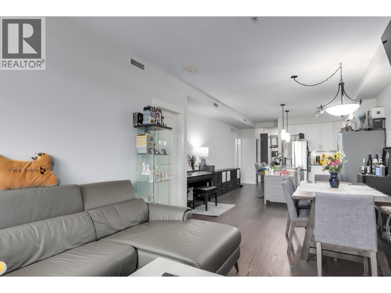 209 6077 London Road Property Photo 12