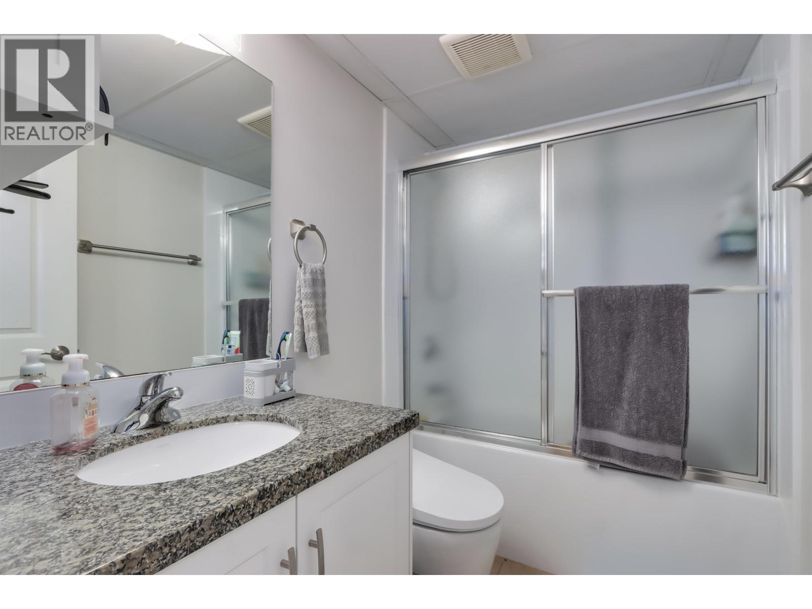 209 6077 London Road Property Photo 17