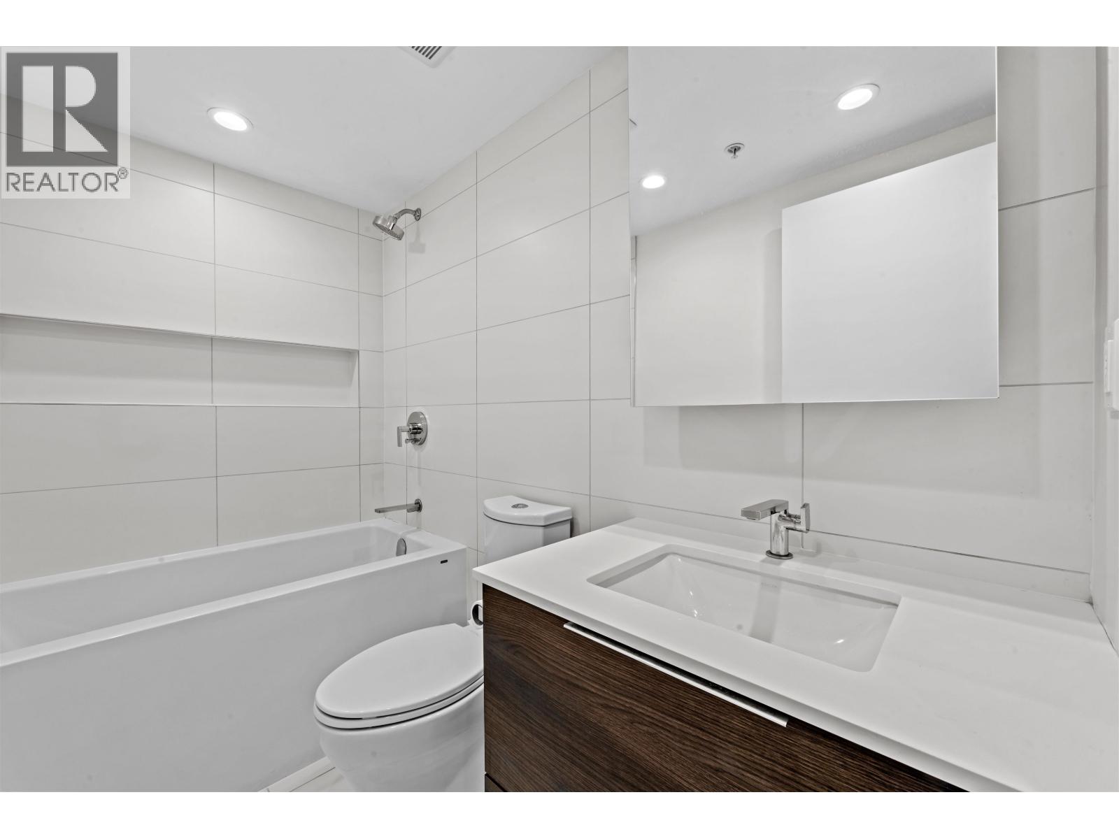 1301 450 Westview Street Property Photo 11
