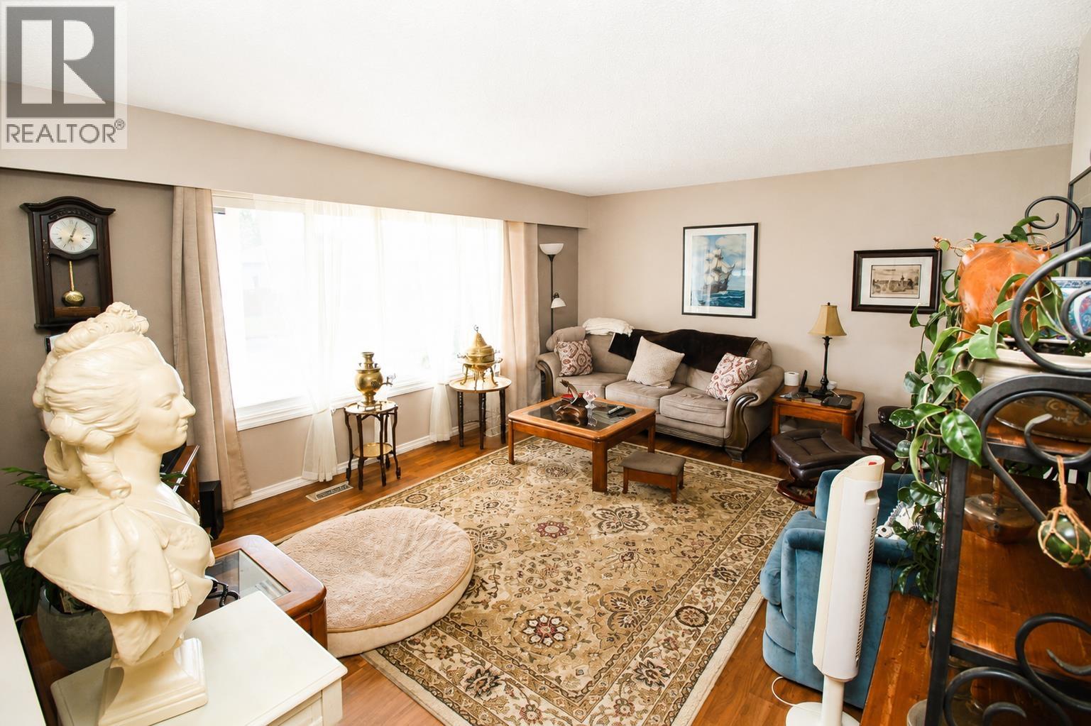 3275 Gillespie Road Property Photo 4