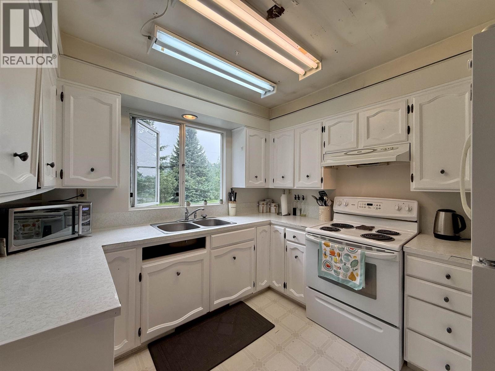 3049 Campbell Avenue Property Photo 15