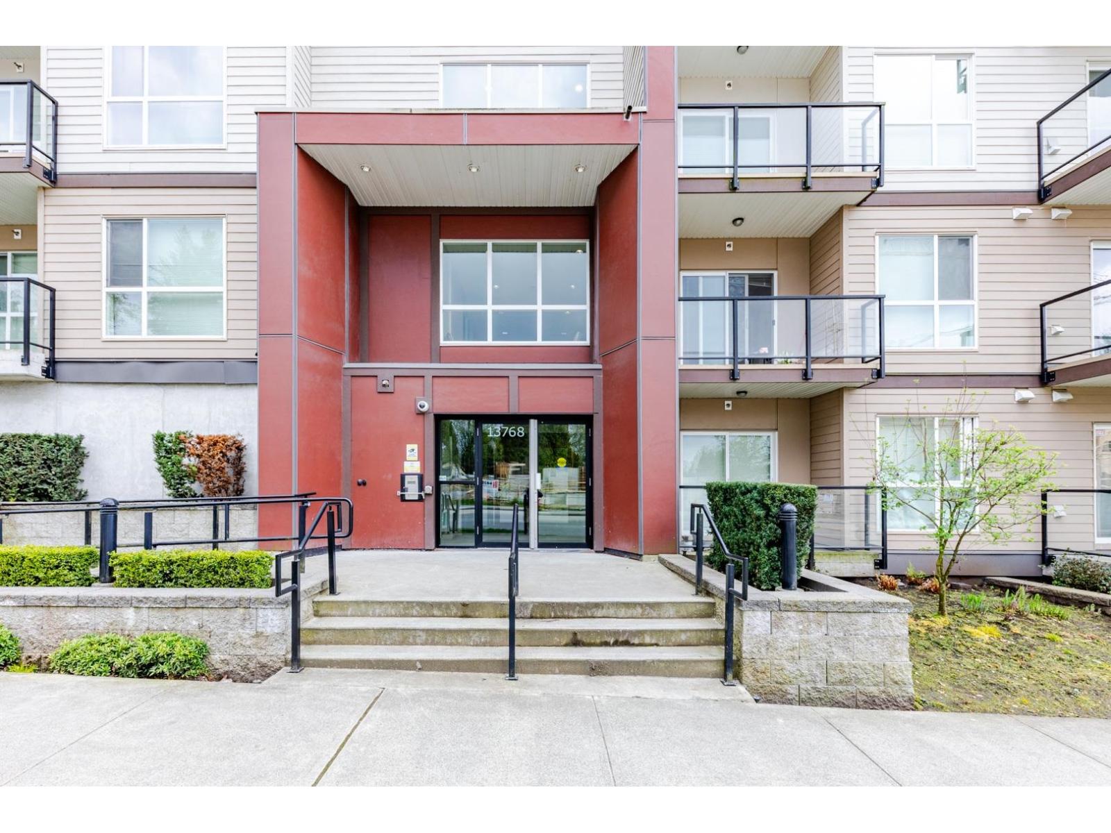 323 13768 108 Avenue Property Photo 2