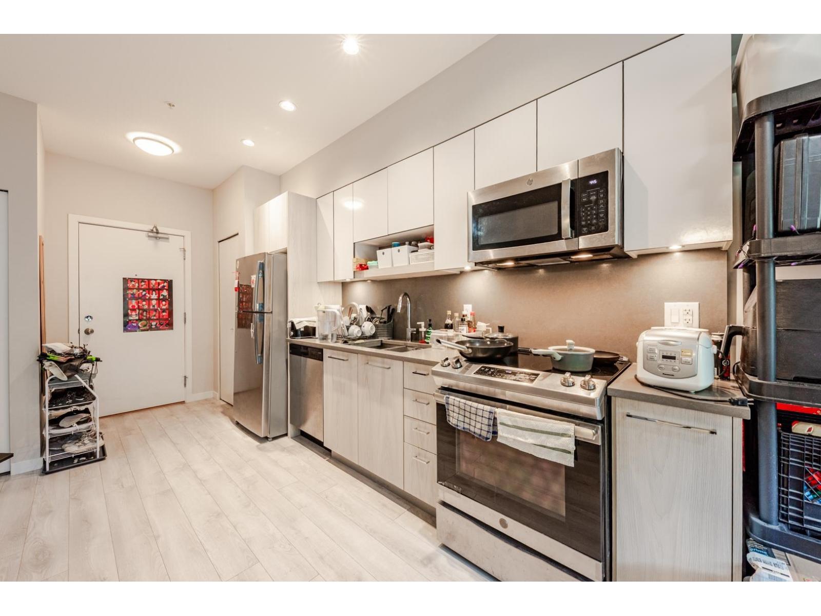 323 13768 108 Avenue Property Photo 9