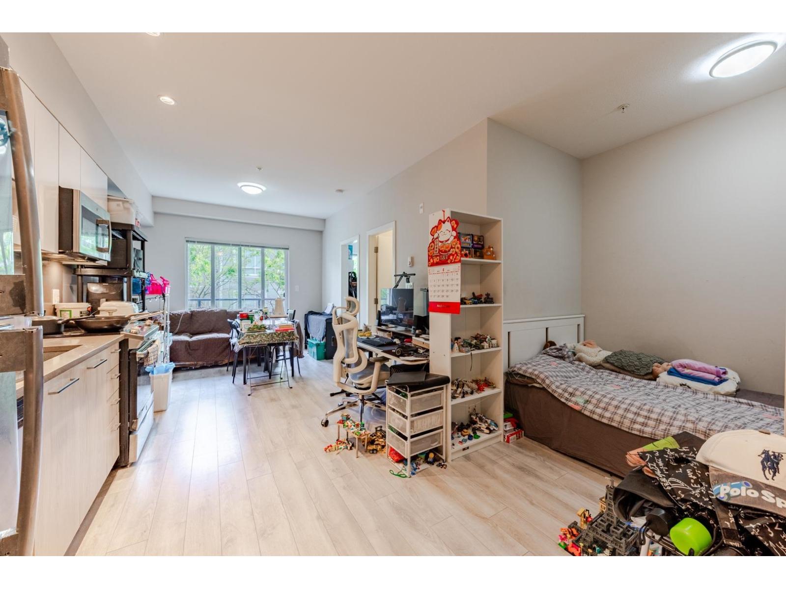 323 13768 108 Avenue Property Photo 13