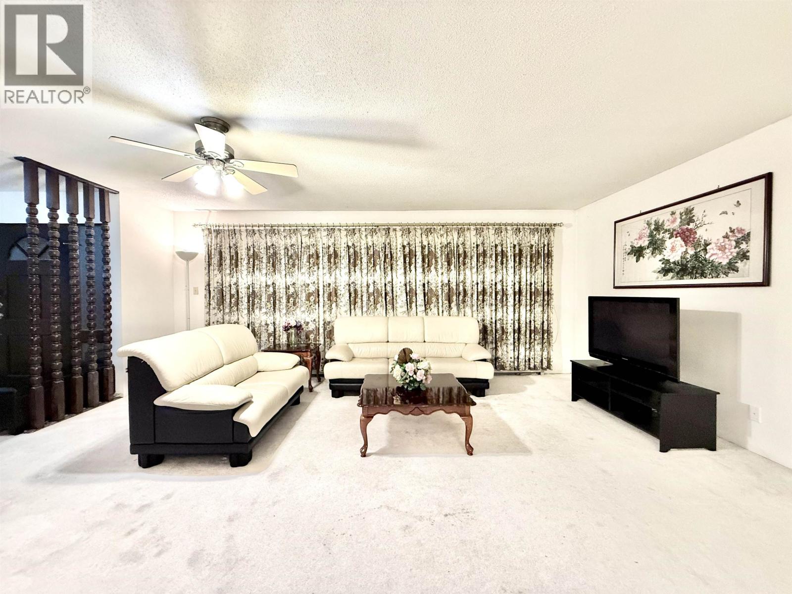 8060 Rideau Place Property Photo 3