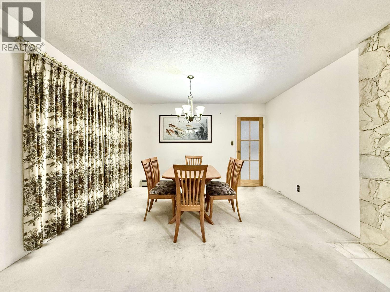 8060 Rideau Place Property Photo 4