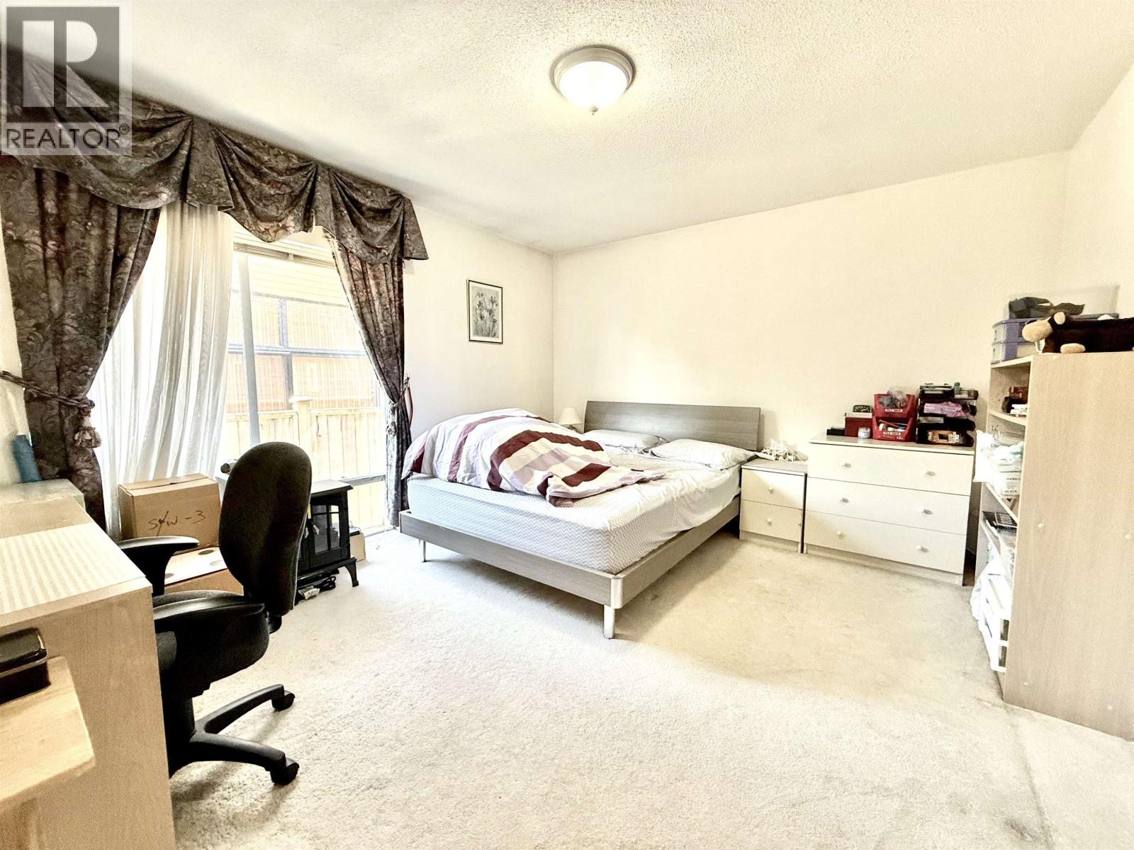 8060 Rideau Place Property Photo 7