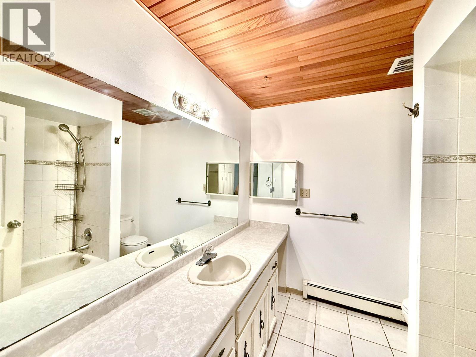 8060 Rideau Place Property Photo 11