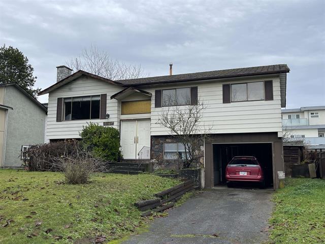 8868 ROSLIN PLACE Property Photo 1