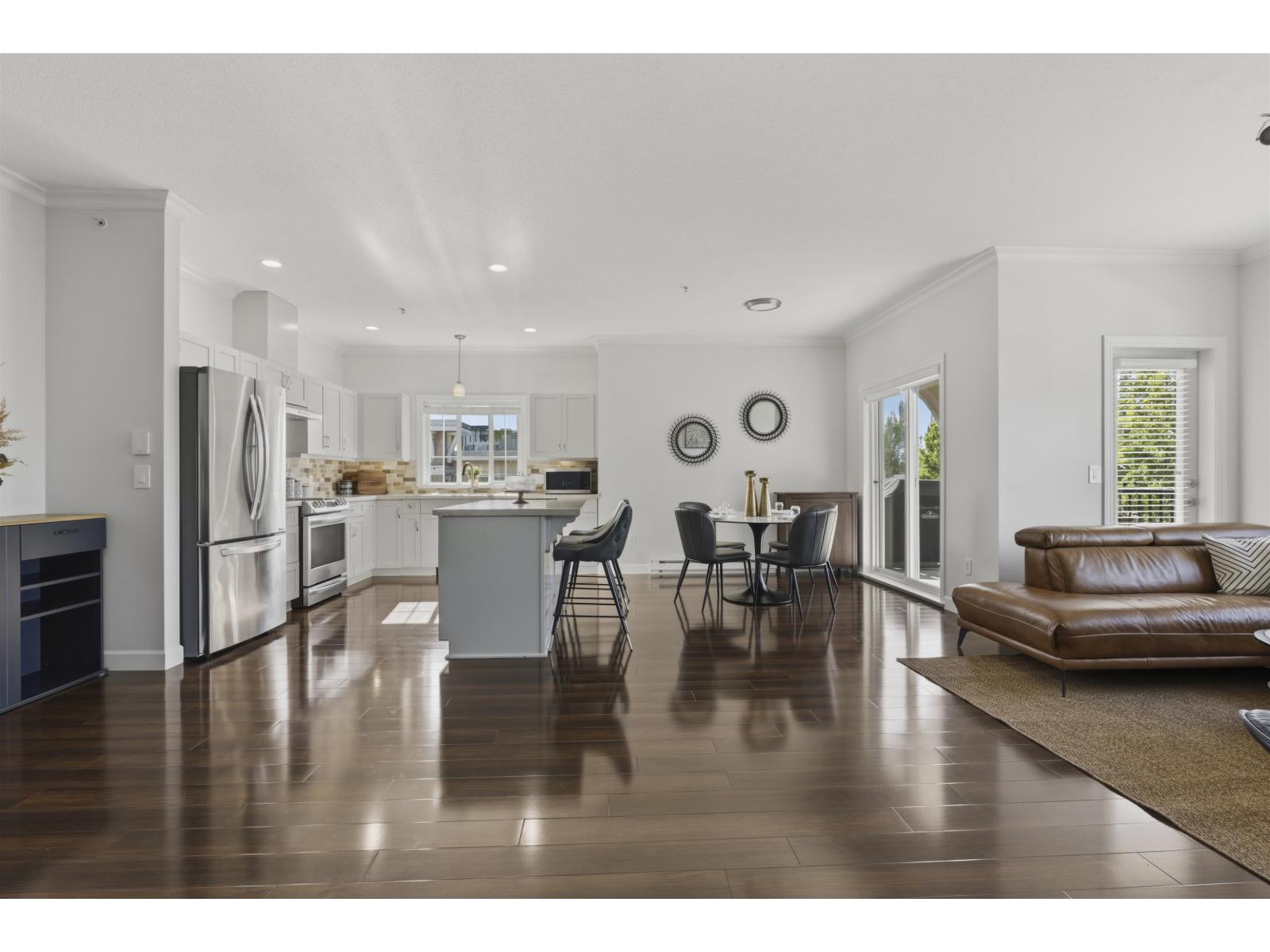 401 20281 53a Avenue Property Photo 7