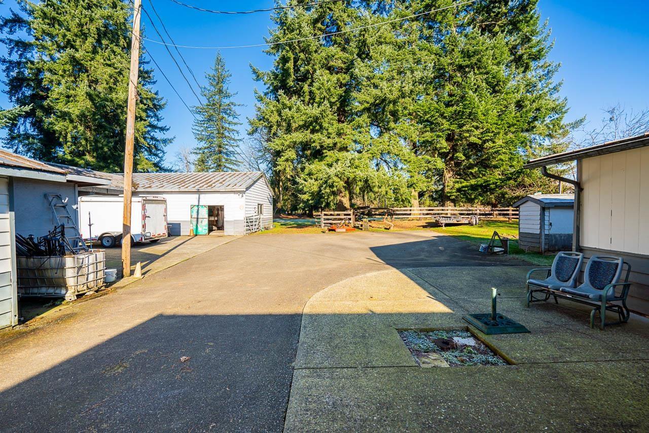 26267 64 Avenue Property Photo 11