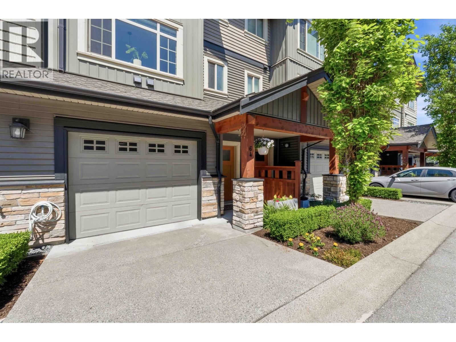 64 11305 240 STREET Property Photo 1