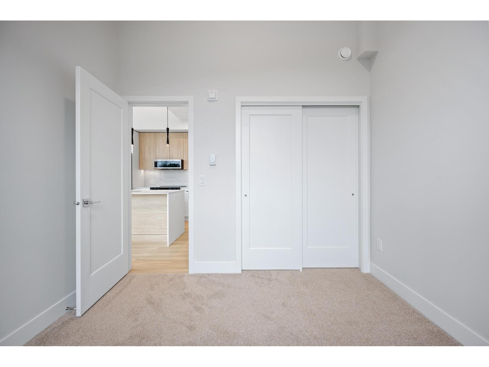205 34395 Gladys Avenue Property Photo 20