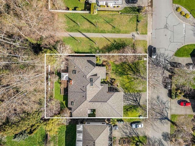 13383 14a Avenue Property Photo 4