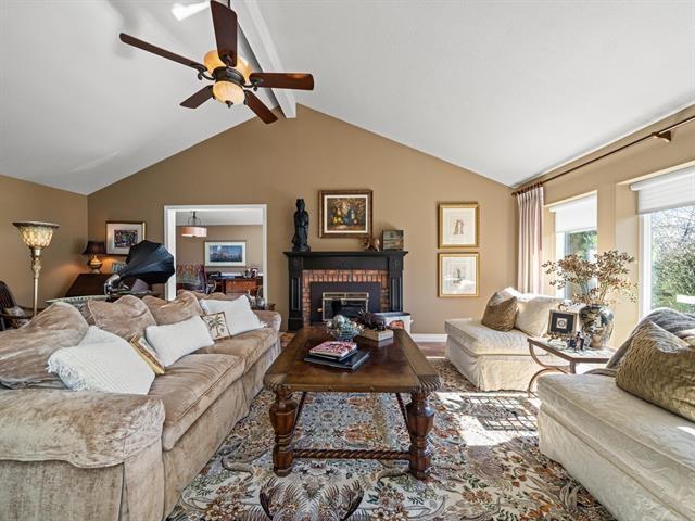 13383 14a Avenue Property Photo 7