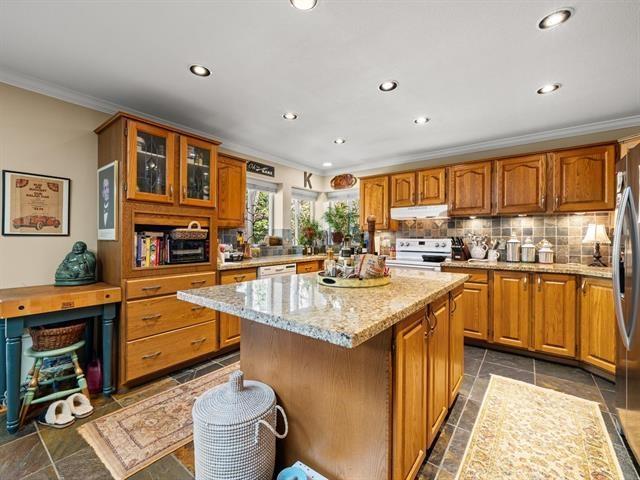 13383 14a Avenue Property Photo 8