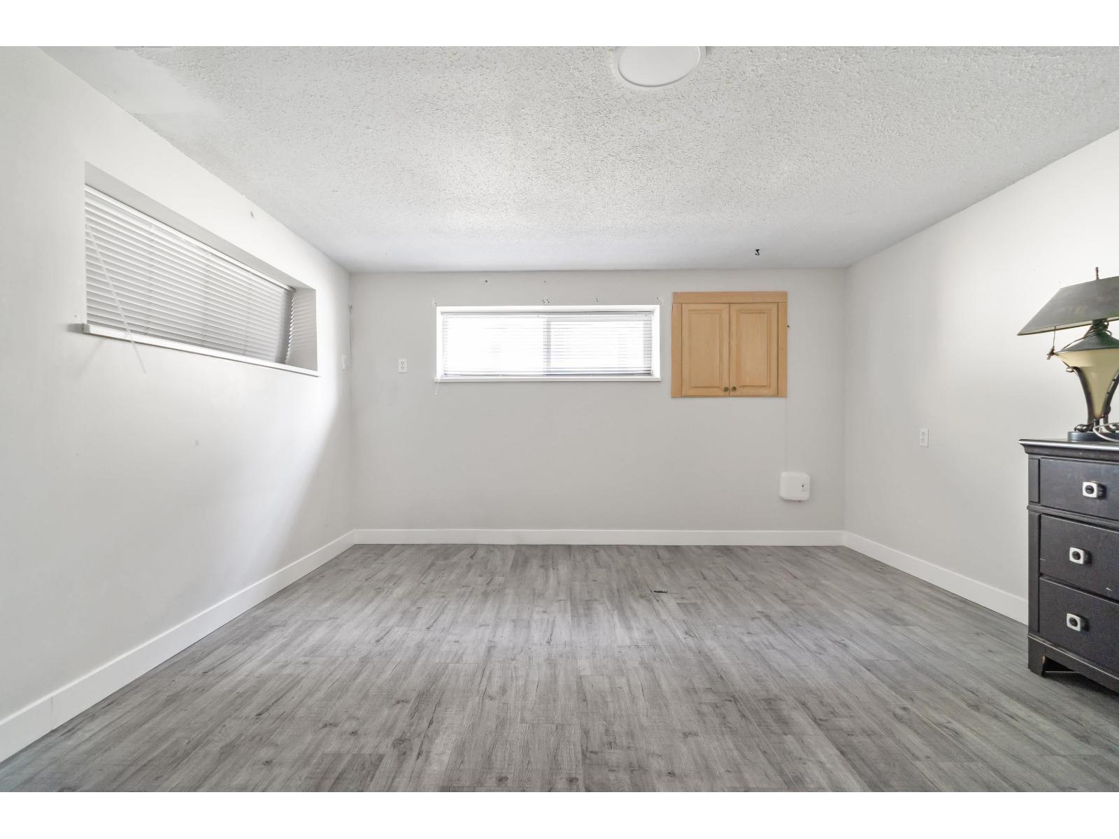 16235 28 Avenue Property Photo 14