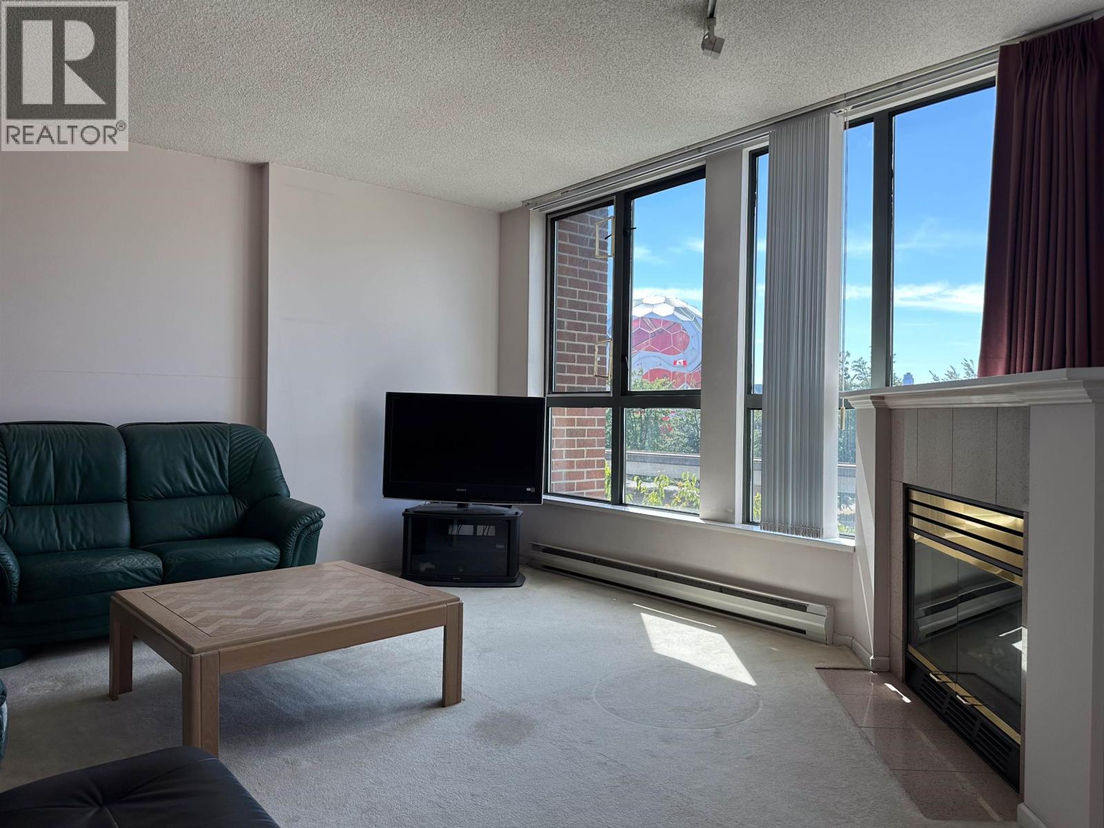 307 1128 Quebec Street Property Photo 2