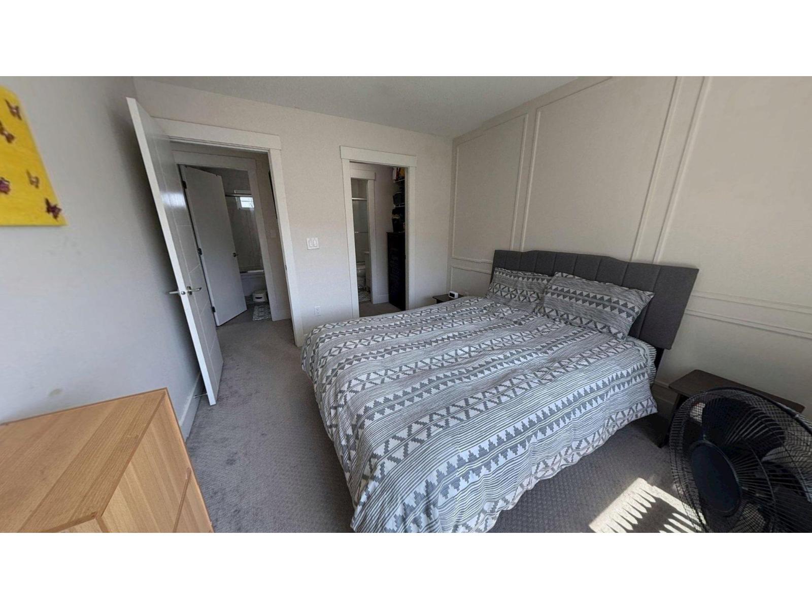 4 8033 166b Street Property Photo 13