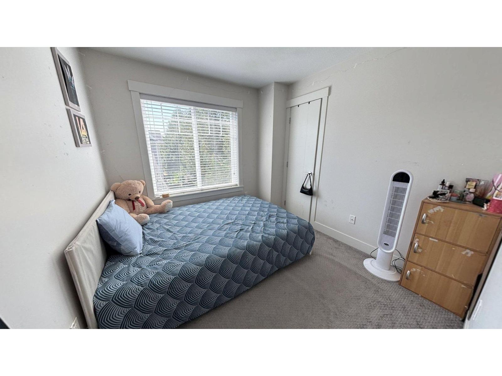 4 8033 166b Street Property Photo 14