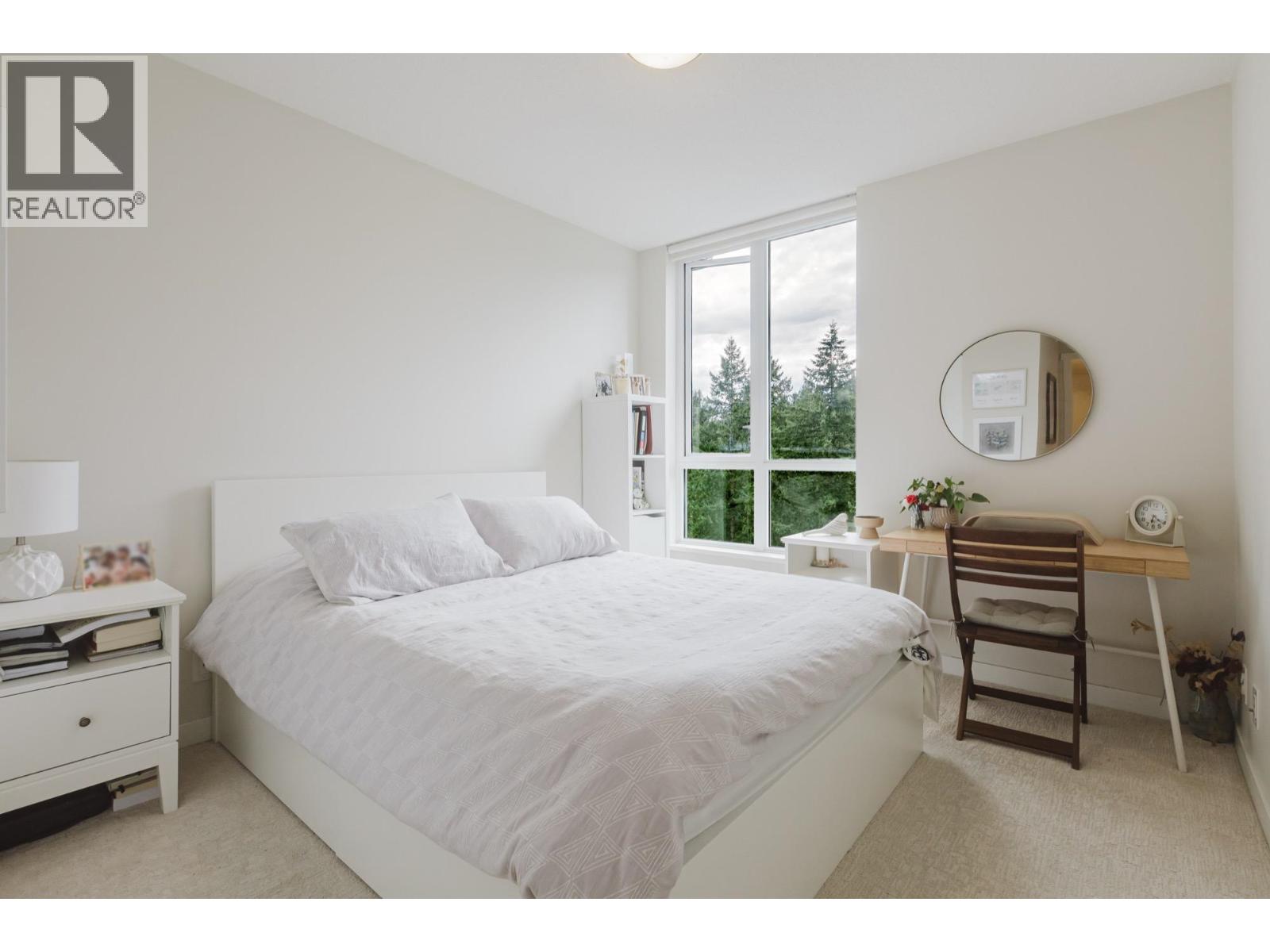 1305 3096 Windsor Gate Property Photo 11
