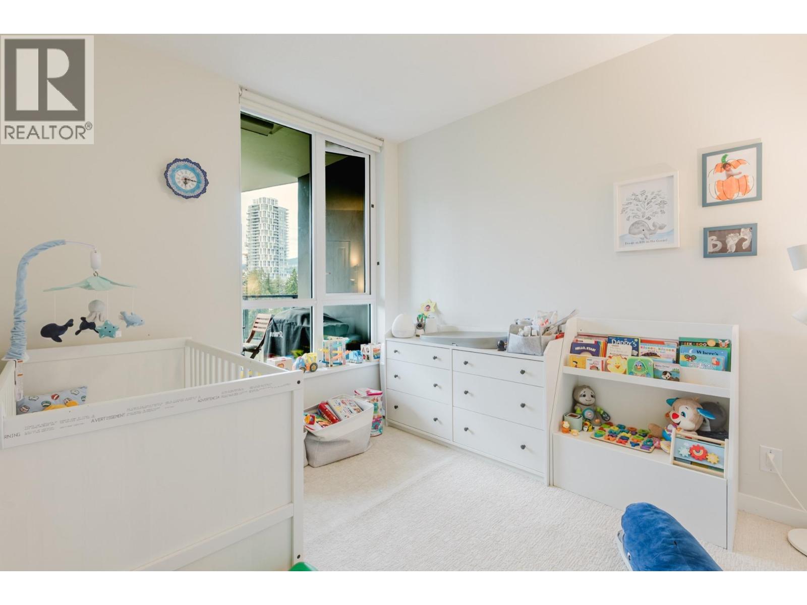 1305 3096 Windsor Gate Property Photo 14