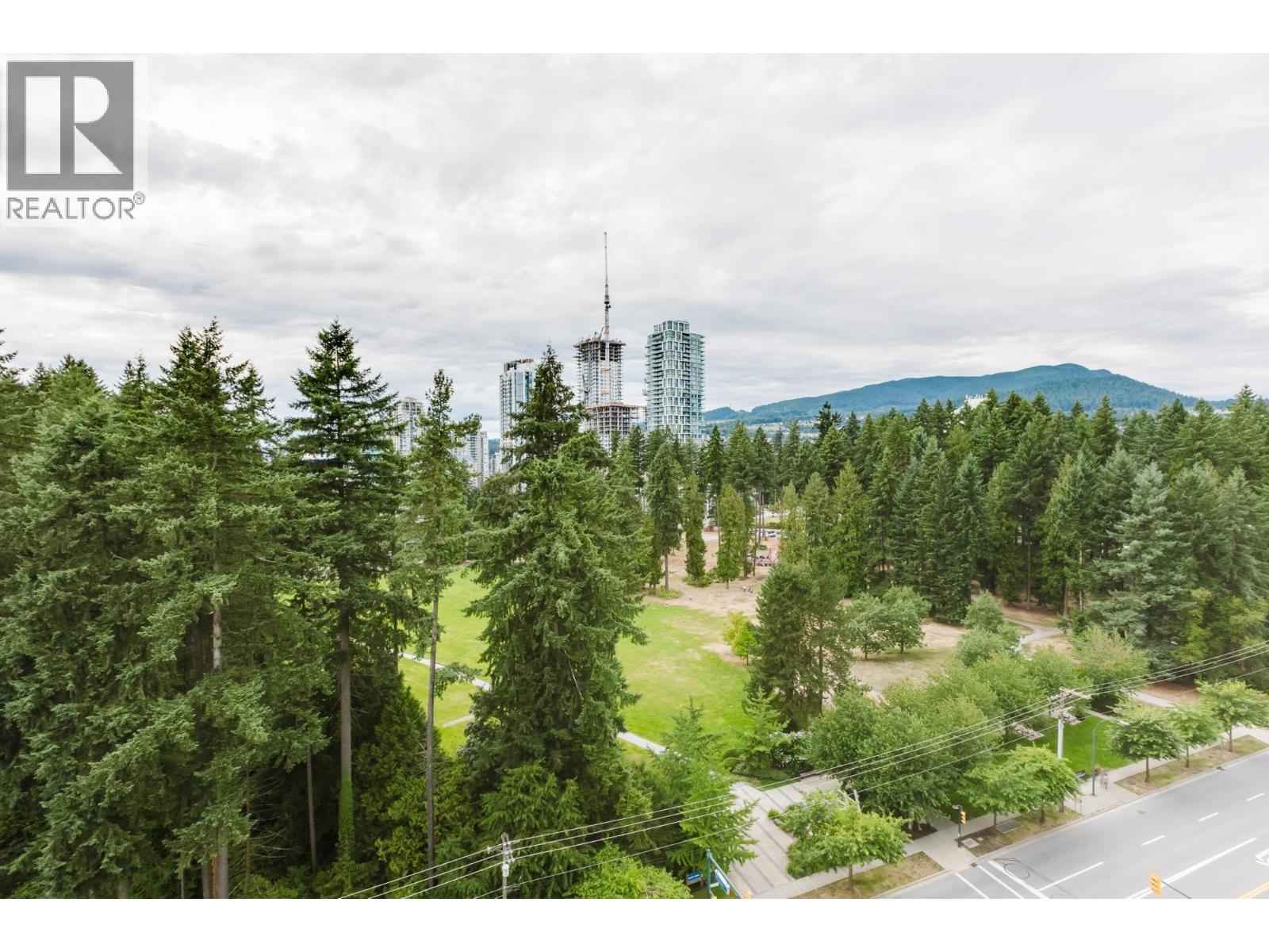 1305 3096 Windsor Gate Property Photo 18