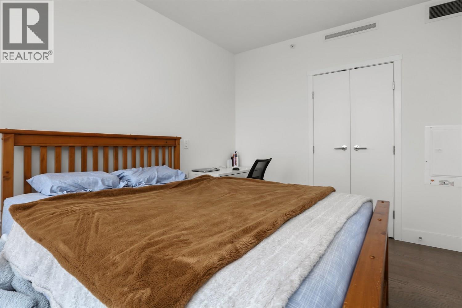 704 1675 Lions Gate Lane Property Photo 10