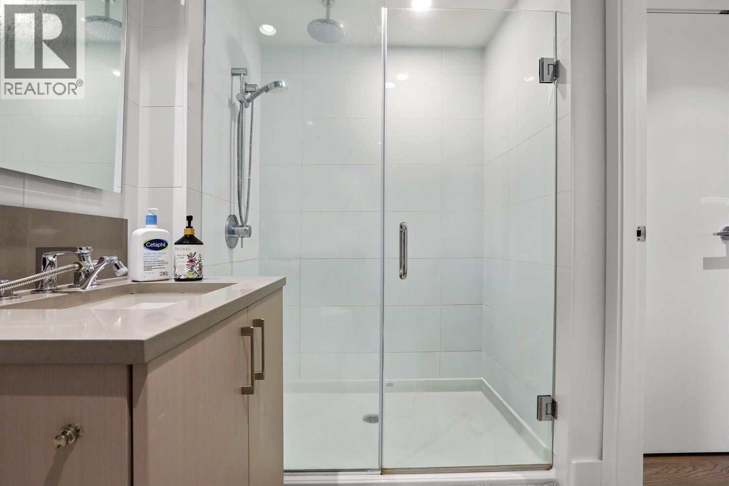 704 1675 Lions Gate Lane Property Photo 12