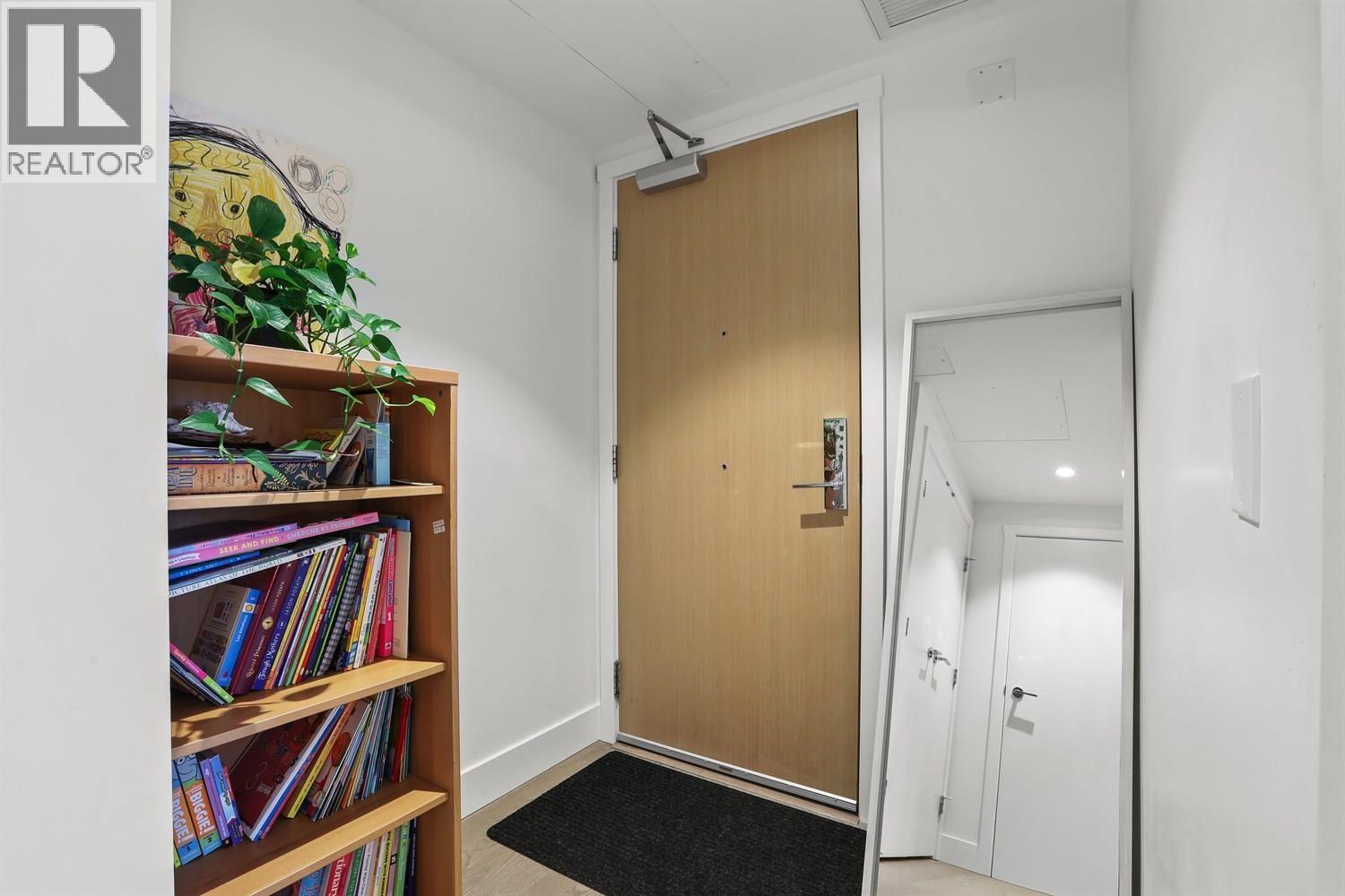 704 1675 Lions Gate Lane Property Photo 13
