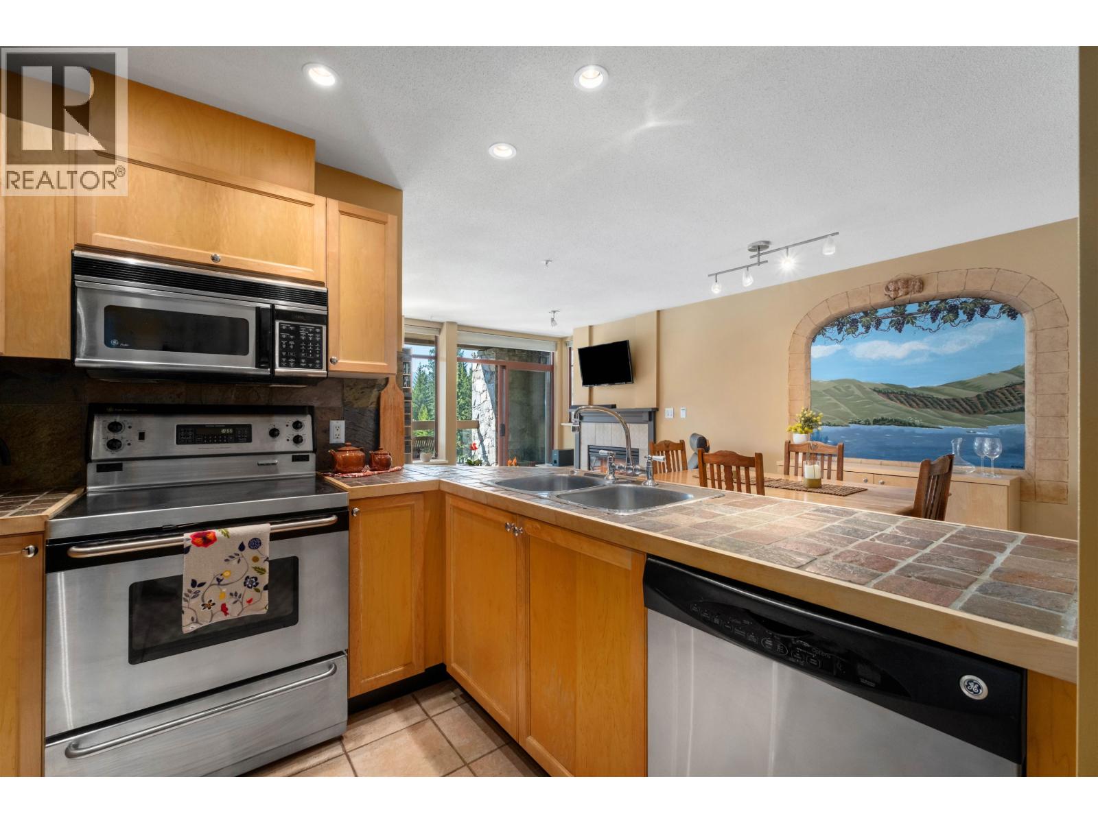 209 8080 Nicklaus North Boulevard Property Photo 7