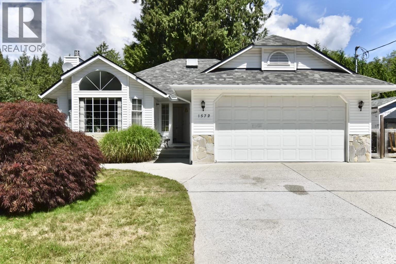 1572 LARCHBERRY WAY Property Photo 1